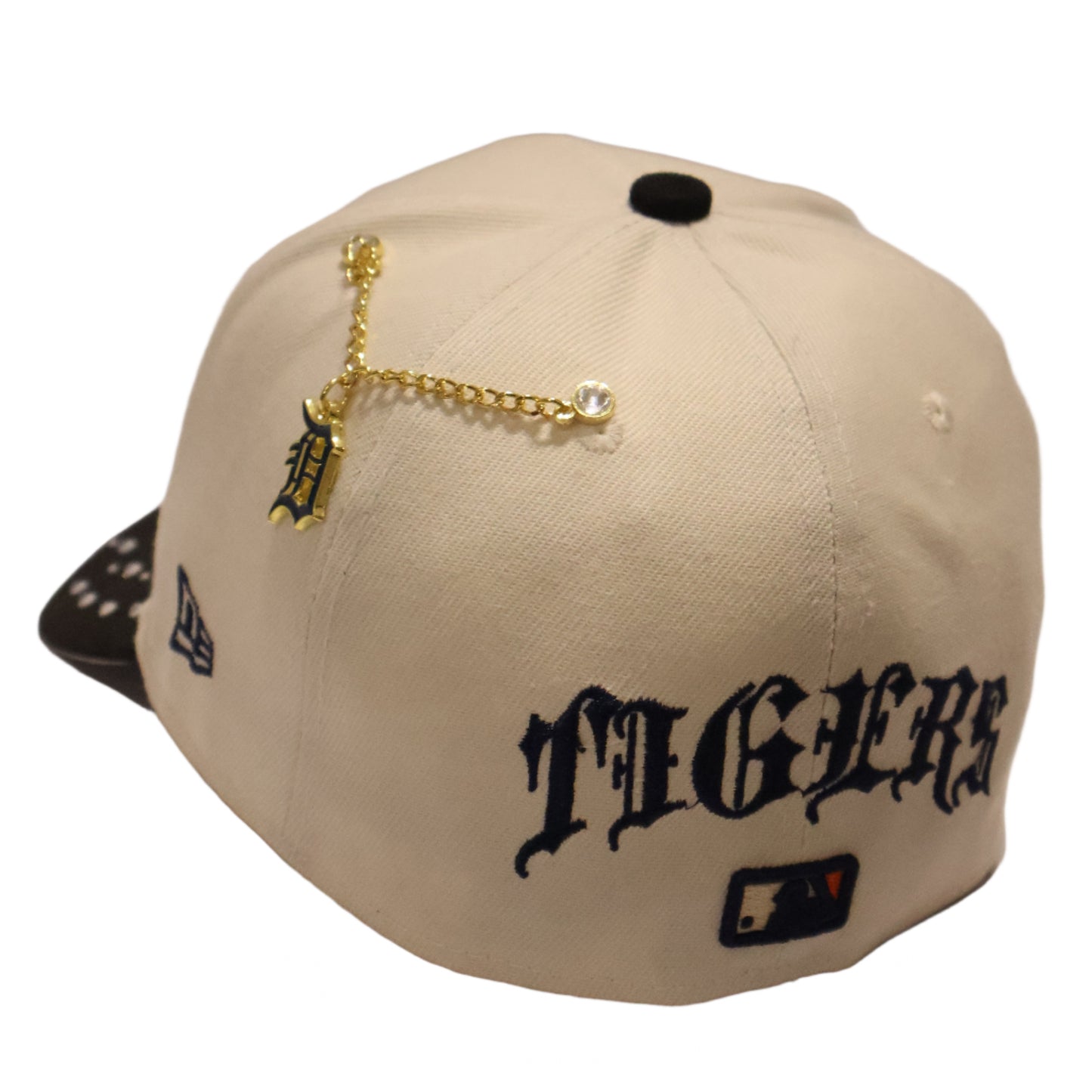 Detroit Wings Custom Cap – Diamond Stud Brim